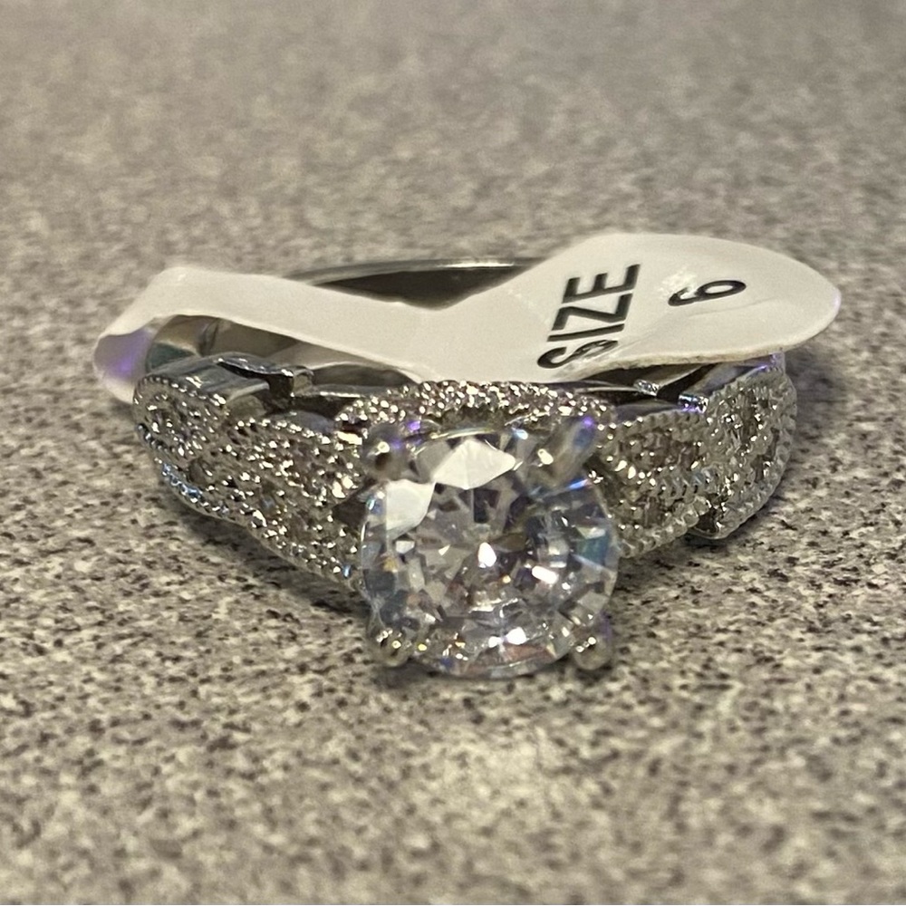 Costume Jewelry Diamond Ring - Size: 6